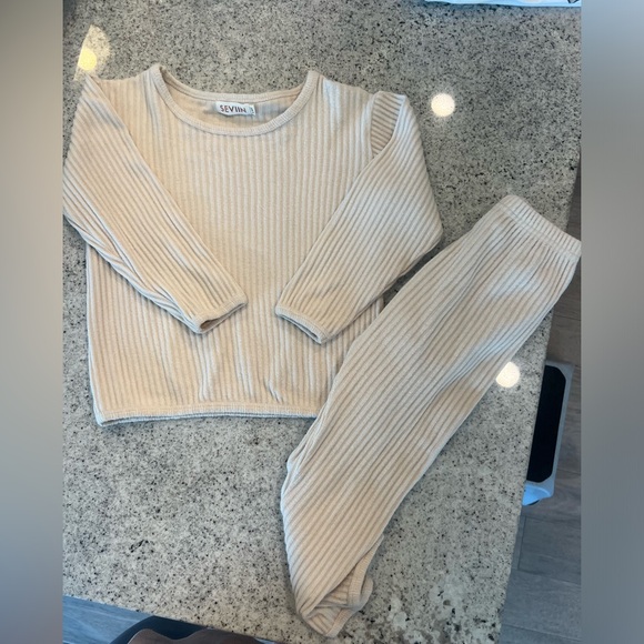 Seviin Matching Ribbed Set Size 5/6T - Picture 1 of 9